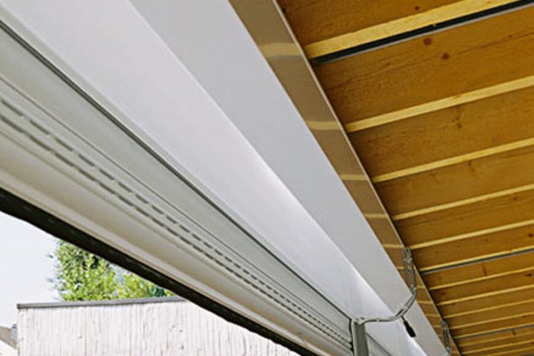 obere Ansicht eines Garagensystems