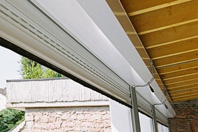 obere Ansicht eines Garagensystems