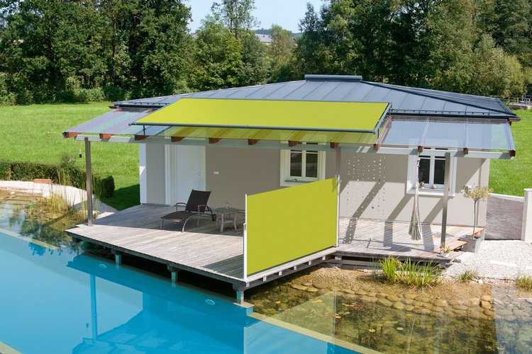 grüne Seitenbeschattungsmarkise